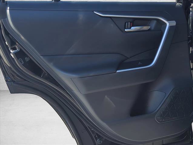 Used 2023 Toyota RAV4 SE image 17