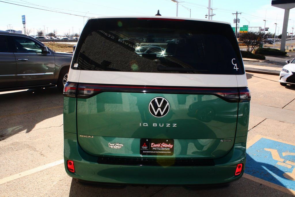 Used 2025 Volkswagen ID. Buzz 1st Edition image 18