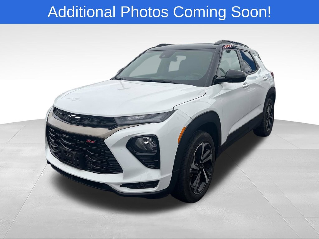 Used 2023 Chevrolet TrailBlazer RS w/ Sun and Liftgate Package AWD/4WD image 3
