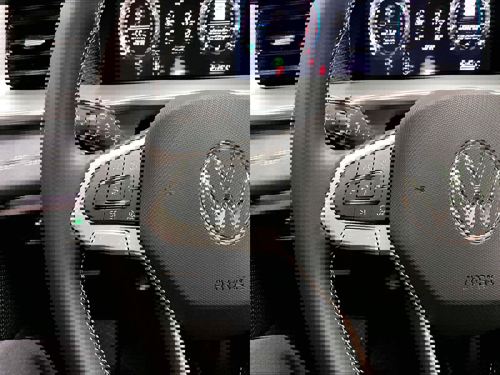 New 2026 Volkswagen Tiguan SE image 17