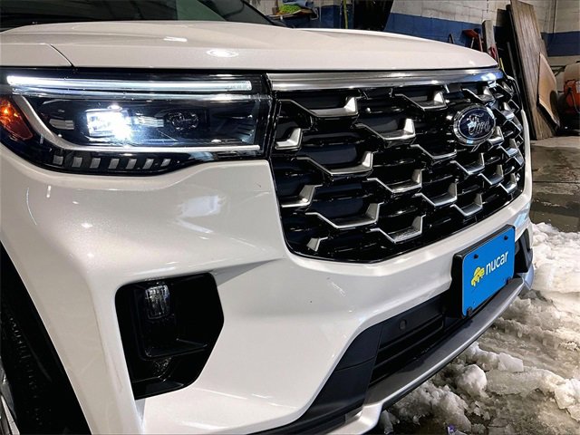 Used 2025 Ford Explorer Platinum image 31