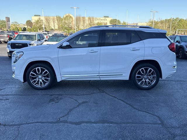 Used 2024 GMC Terrain Denali w/ Denali Premium Package AWD/4WD image 14
