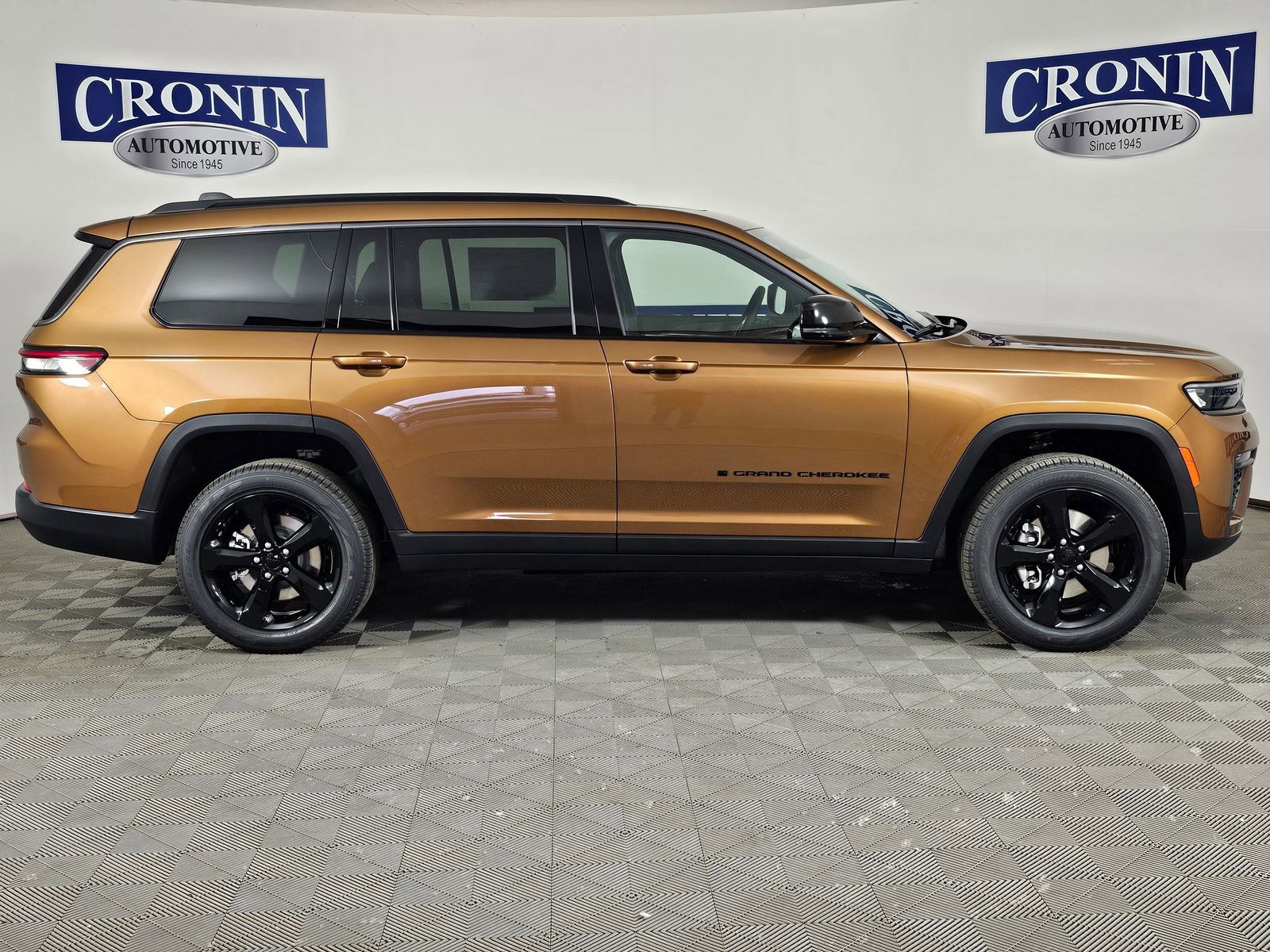 New 2026 Jeep Grand Cherokee L Limited AWD/4WD image 32
