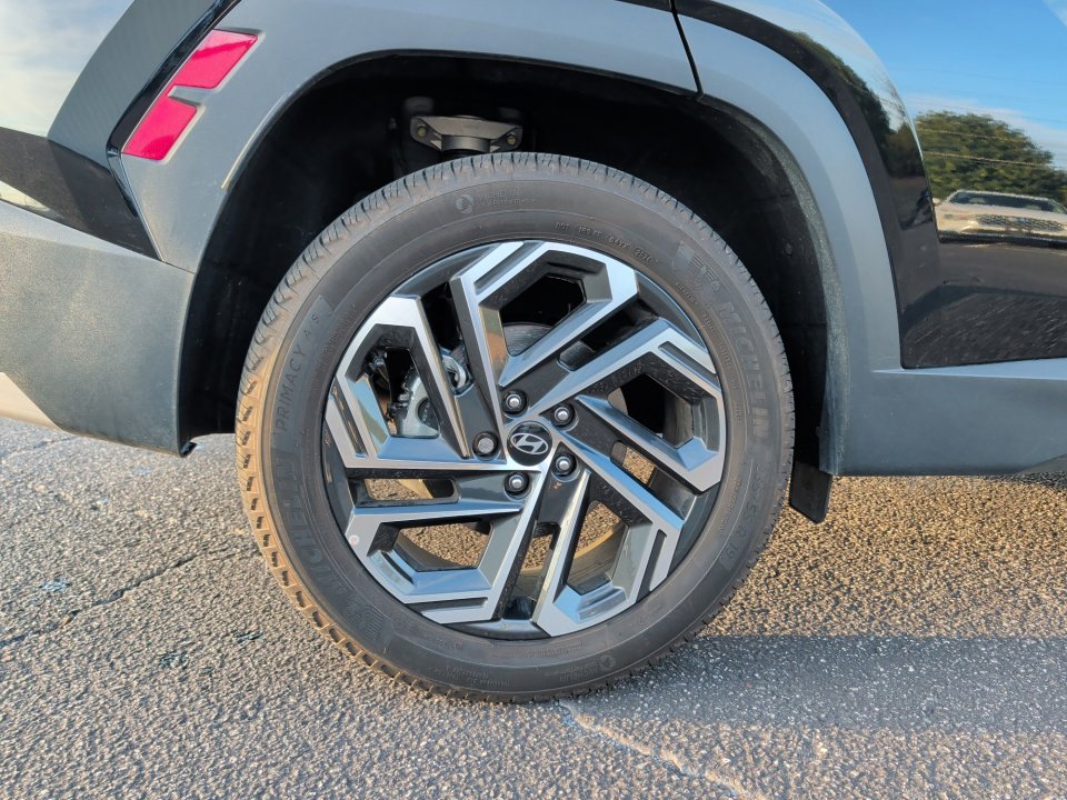 Used 2025 Hyundai Tucson Limited image 23