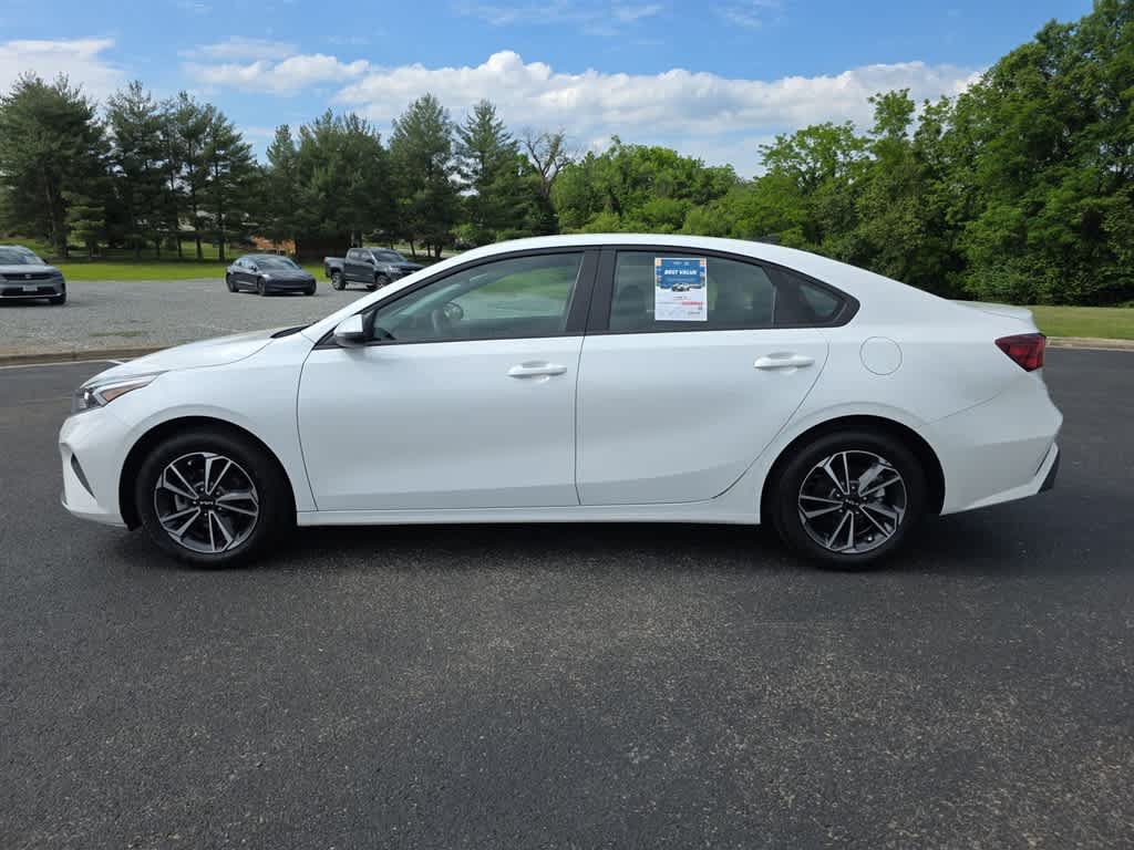 Used 2024 Kia Forte LXS w/ LXS Technology Package FWD image 8