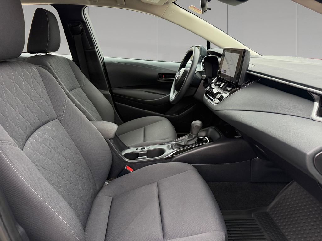 Used 2025 Toyota Corolla LE w/ LE Premium Package image 17