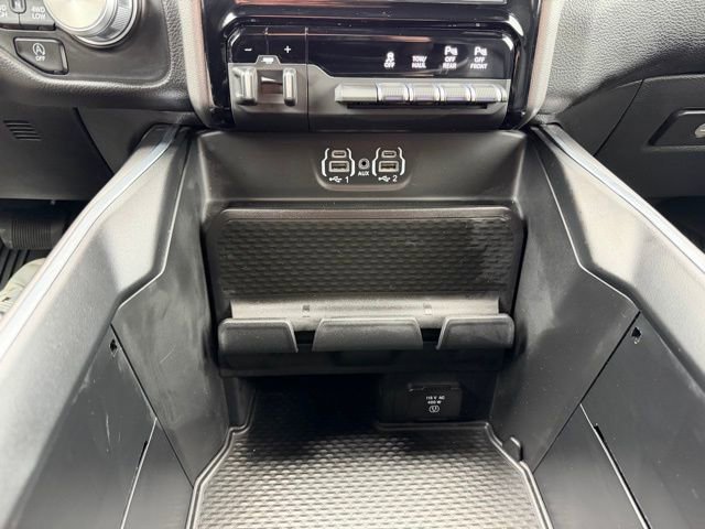 Used 2023 RAM 1500 Laramie AWD/4WD image 18
