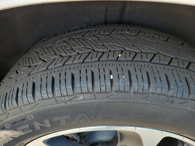 Used 2022 Buick Enclave Essence w/ Experience Buick Package FWD image 10