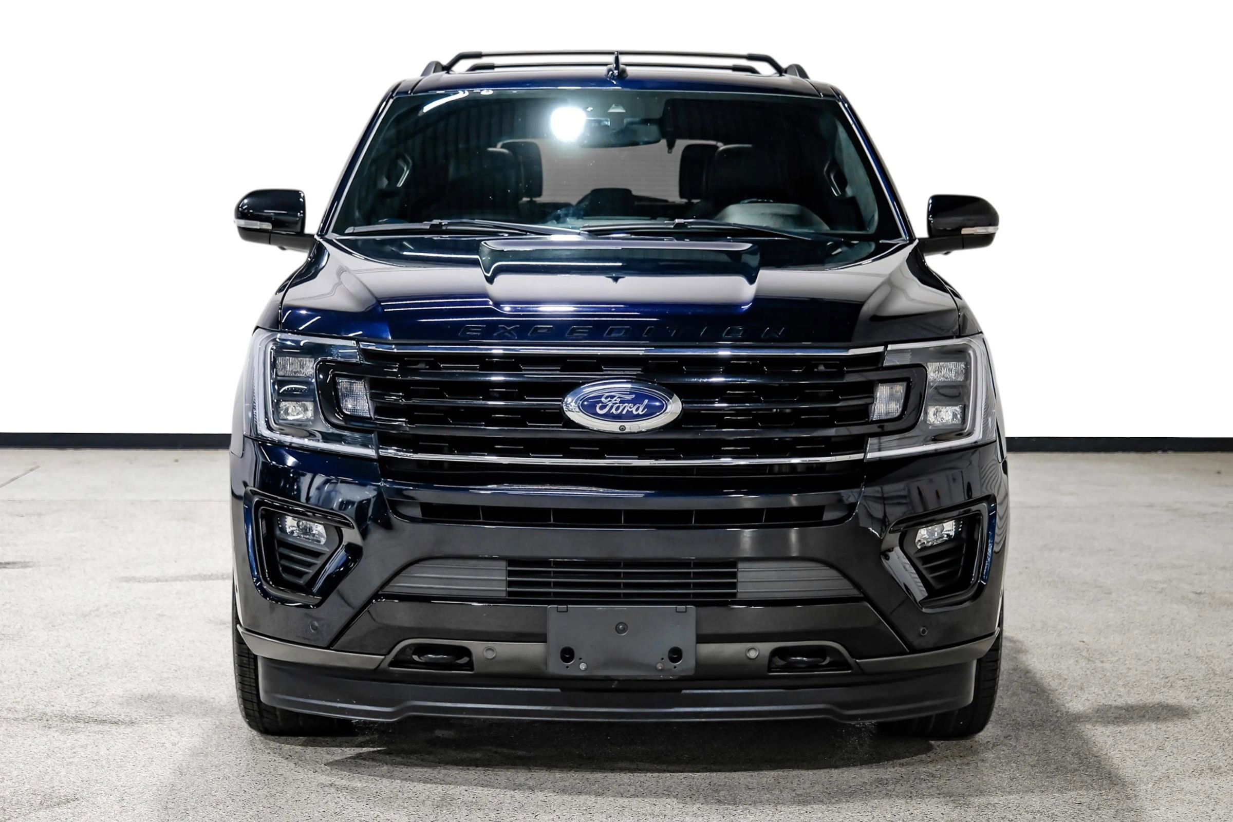 Used 2021 Ford Expedition Limited AWD/4WD image 3