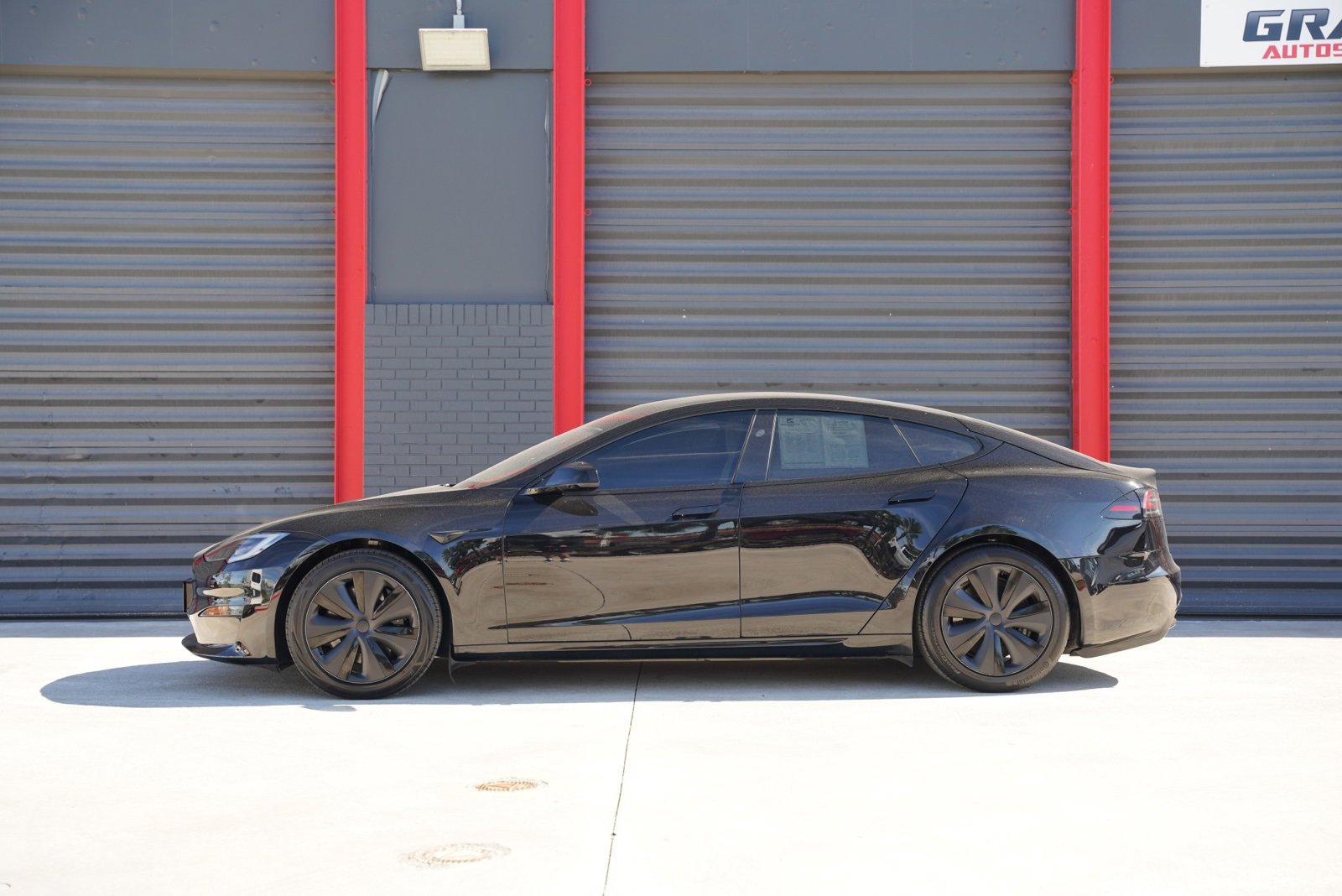 Used 2023 Tesla Model S Standard Range image 6
