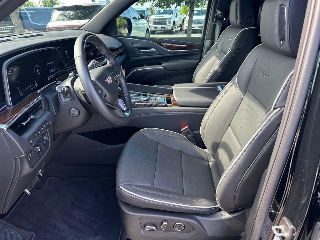 Used 2024 Cadillac Escalade Premium Luxury w/ Performance Package AWD/4WD image 18