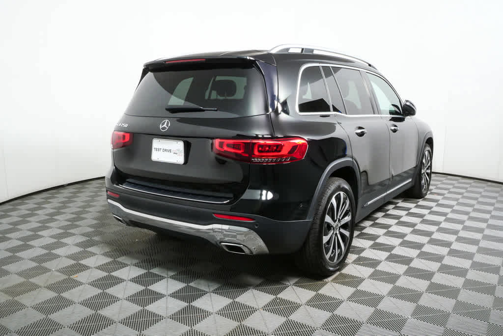 Used 2022 Mercedes-Benz GLB 250 image 3