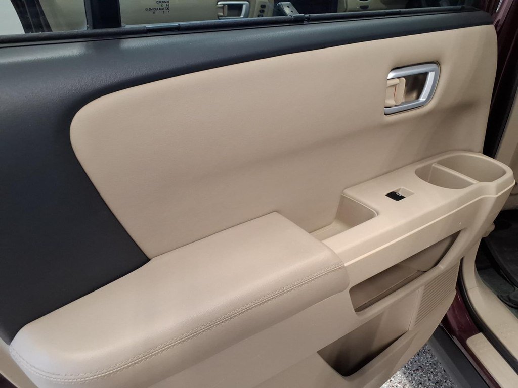 Used 2014 Honda Pilot 4WD Touring w/ RES image 19