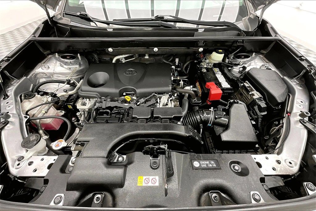 Used 2019 Toyota RAV4 LE image 10