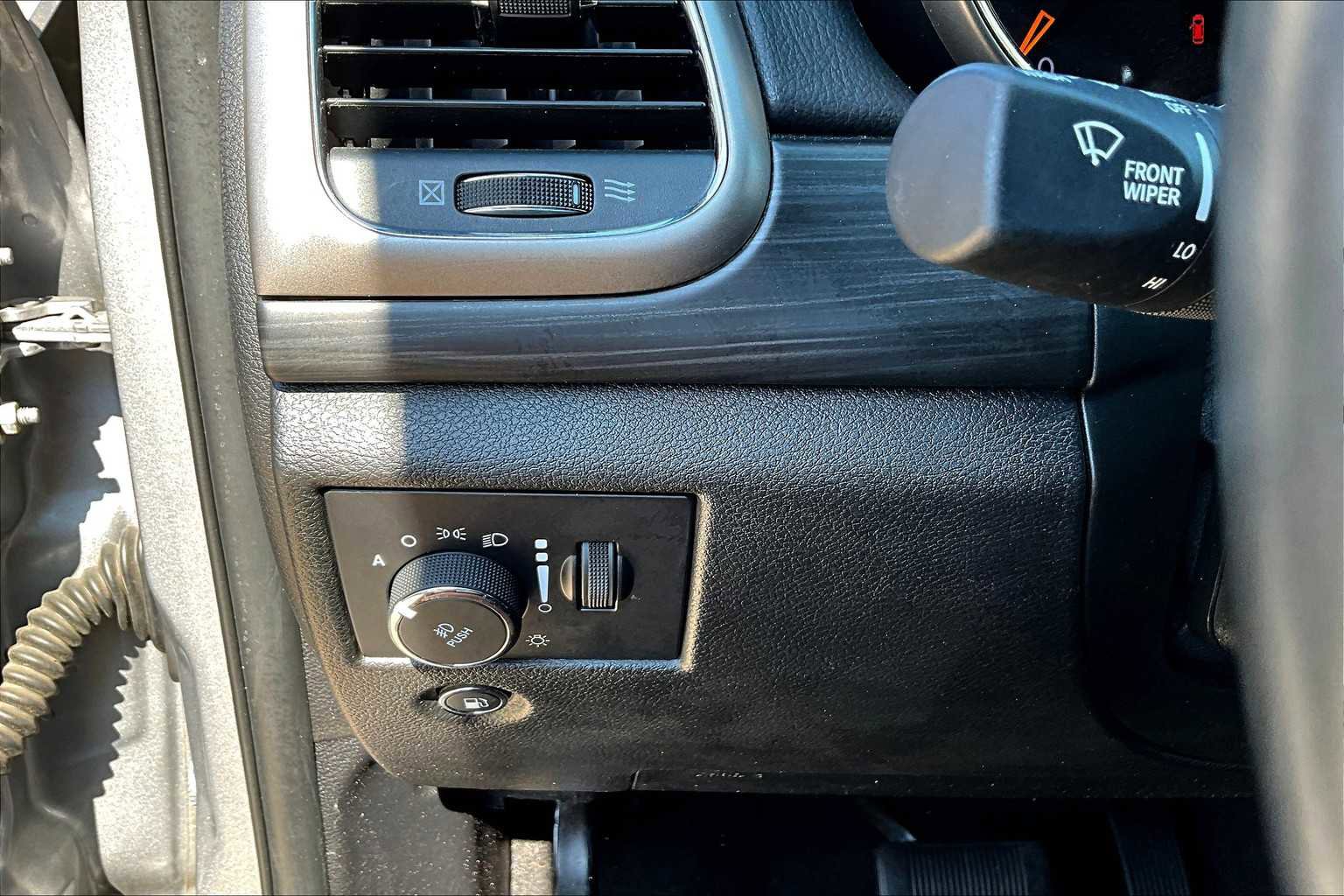 Used 2021 Jeep Grand Cherokee Laredo image 31