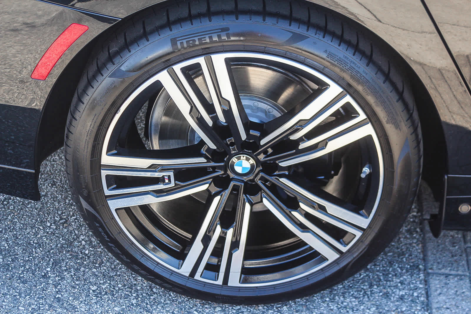 Used 2026 BMW 750e xDrive w/ Executive Package AWD/4WD image 8