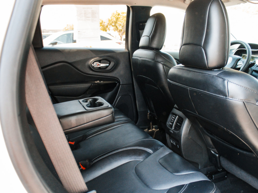 Used 2023 Jeep Cherokee Altitude Lux AWD/4WD image 27