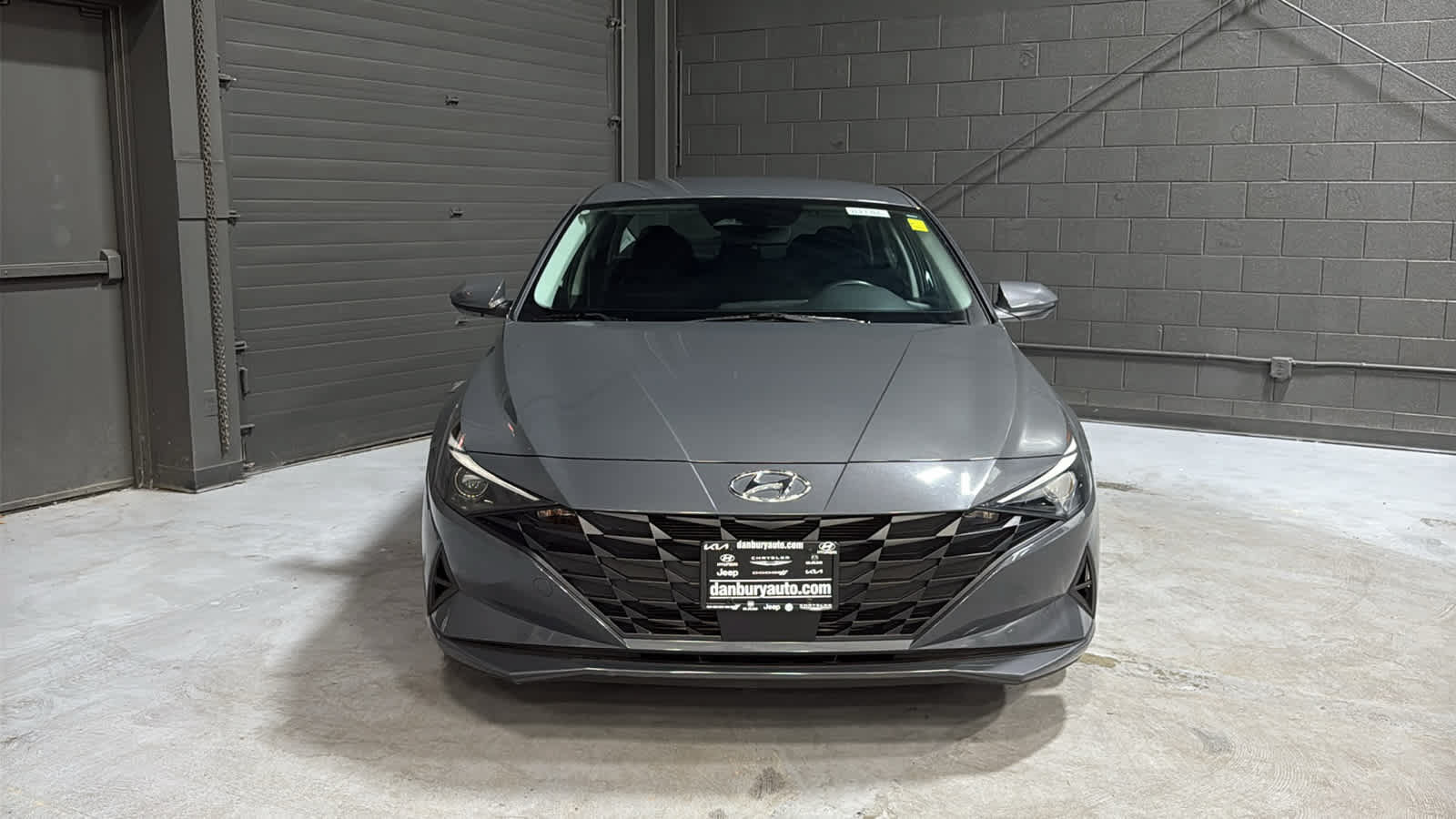 Used 2023 Hyundai Elantra SEL w/ Convenience Package FWD image 2