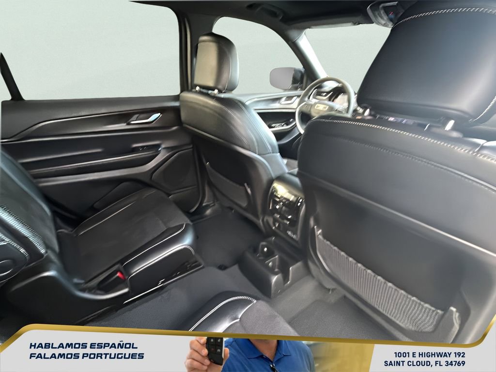 Used 2023 Jeep Grand Cherokee L Laredo image 30