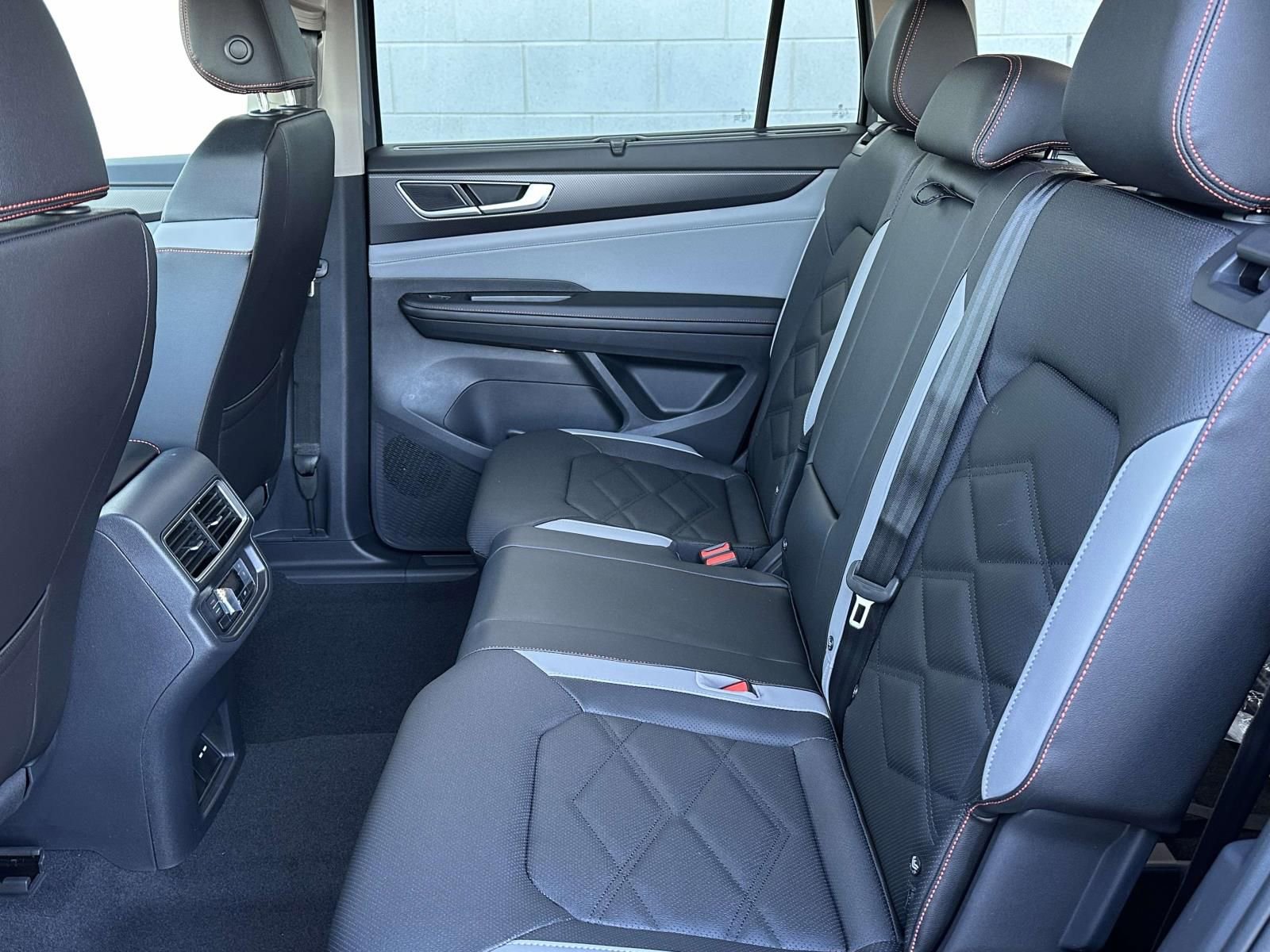 New 2026 Volkswagen Atlas Peak Edition image 13