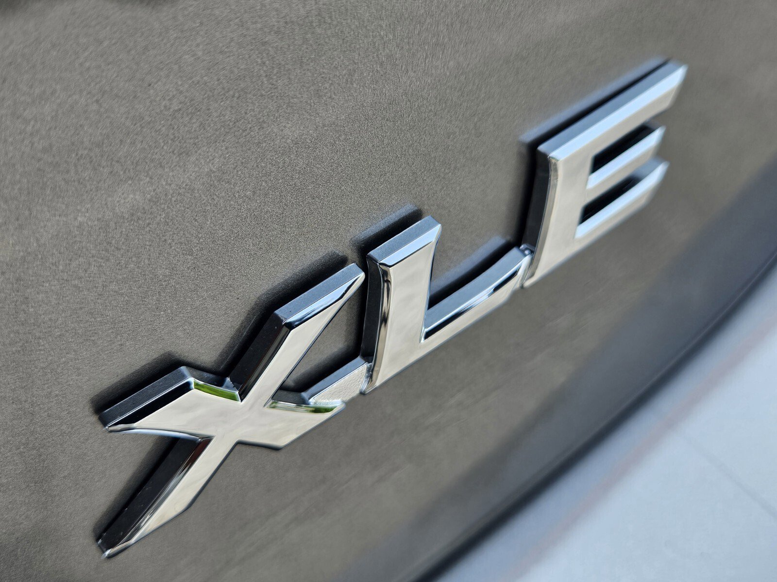 Used 2025 Toyota Camry XLE image 34