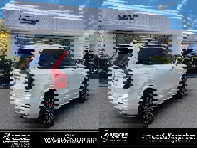 Used 2021 Volvo XC90 T5 Momentum w/ Climate Package image 5