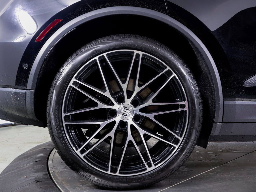 New 2025 Porsche Macan Electric image 23