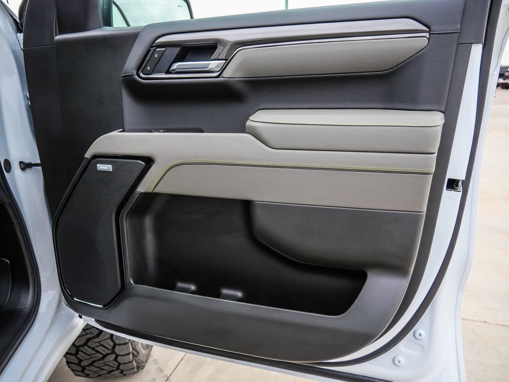 New 2026 Chevrolet Silverado 1500 ZR2 w/ Dark Appearance Package AWD/4WD image 31