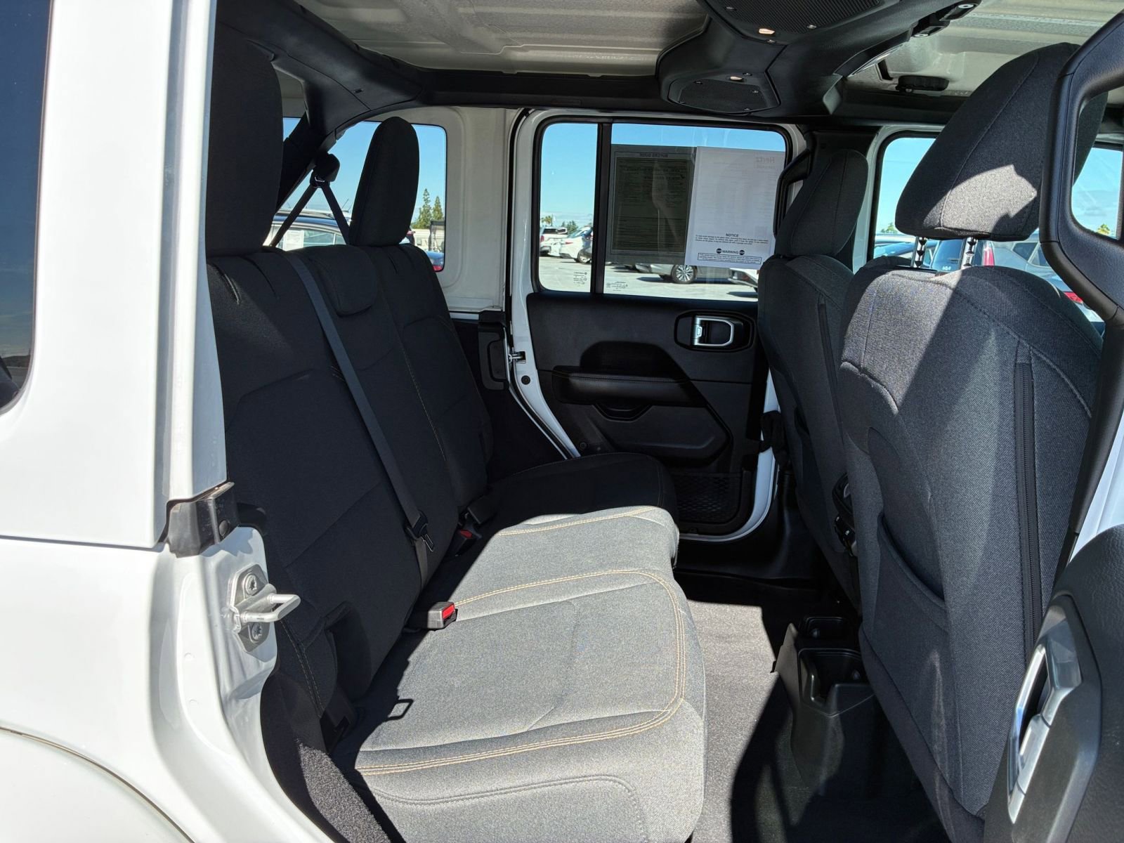 Used 2025 Jeep Wrangler Sahara AWD/4WD image 25