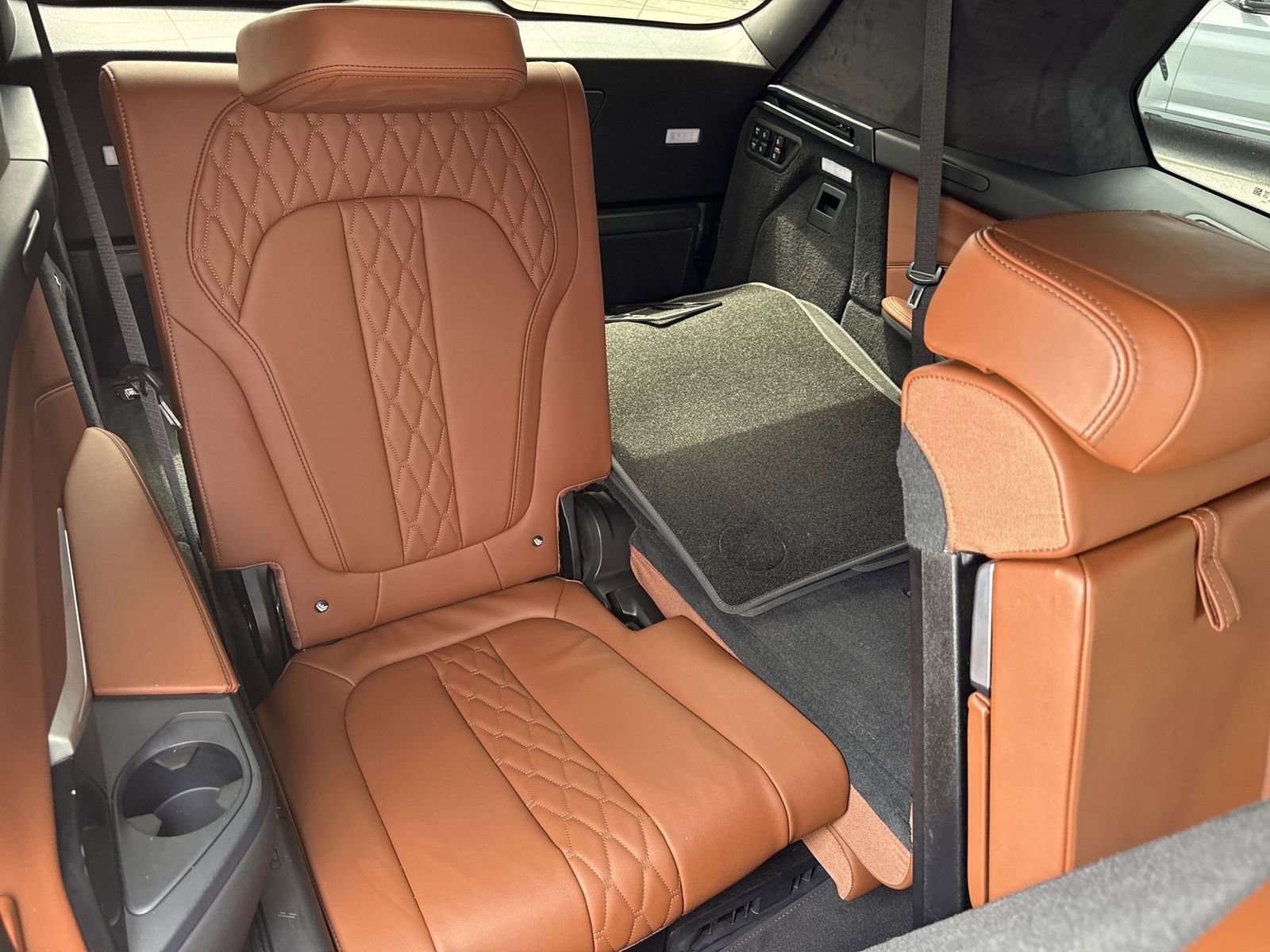 Used 2022 BMW X7 xDrive40i w/ M Sport Package image 40