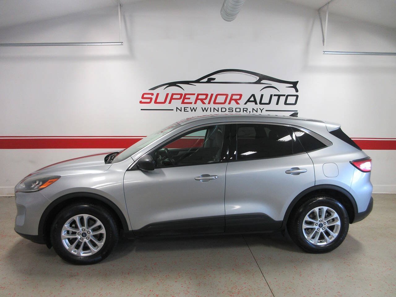 Used 2022 Ford Escape SE w/ Convenience Package AWD/4WD image 2