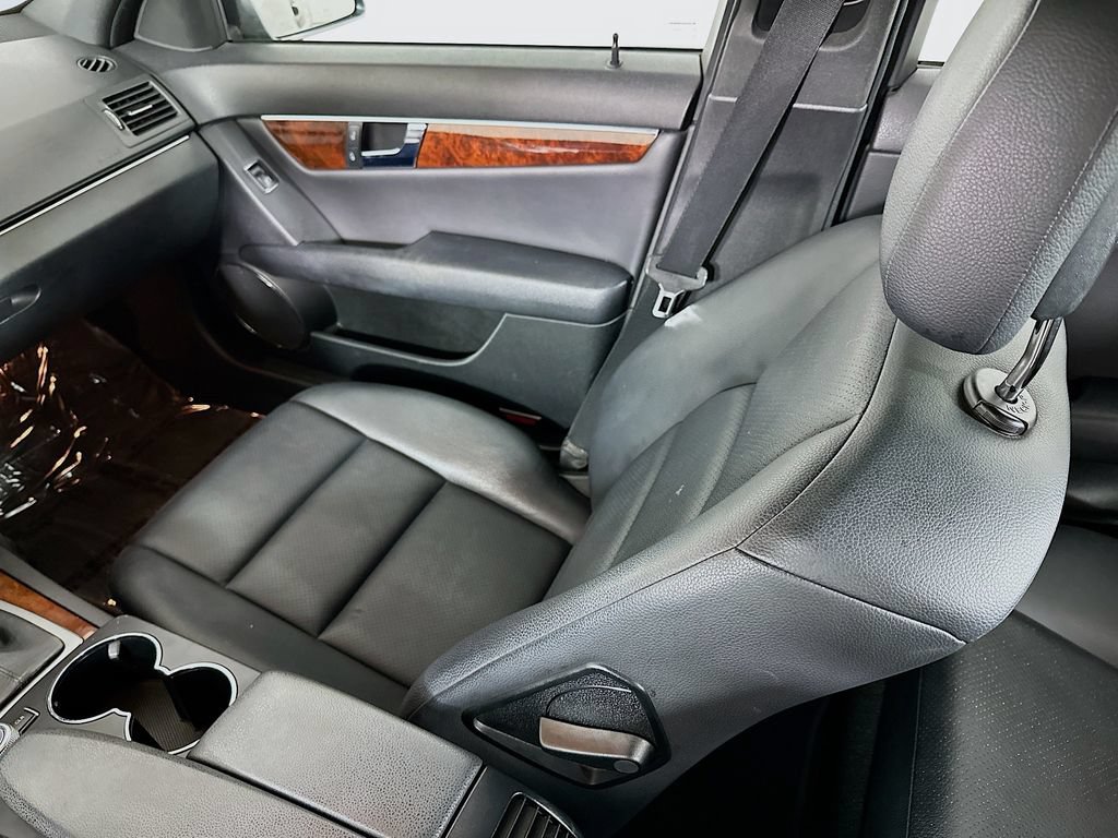Used 2011 Mercedes-Benz C 300 4MATIC Sedan image 22