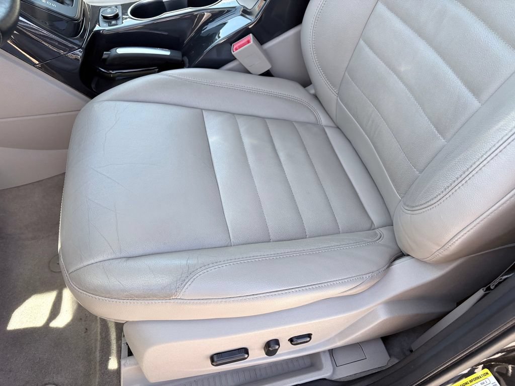 Used 2015 Ford Escape Titanium FWD image 10