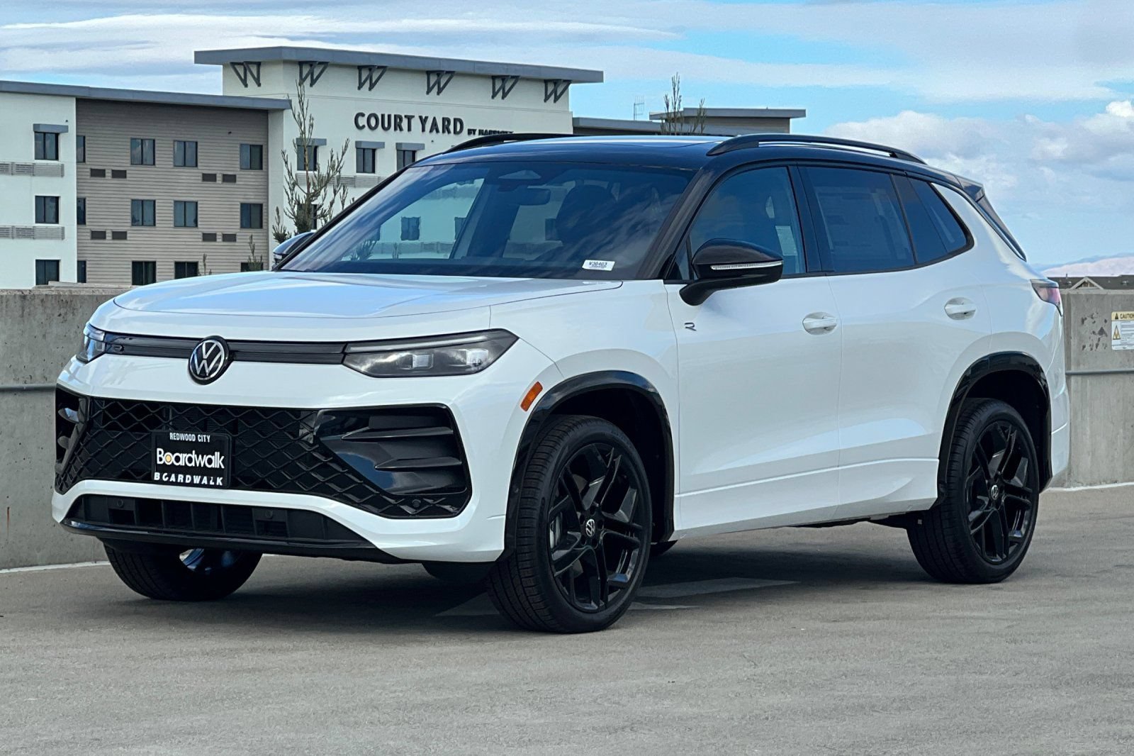 New 2026 Volkswagen Tiguan SE R-Line AWD/4WD image 8