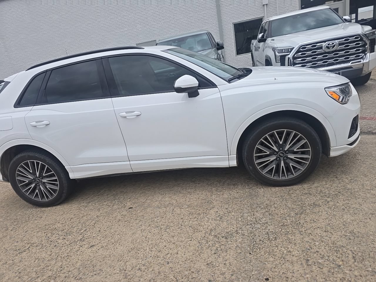 Used 2024 Audi Q3 2.0T Premium AWD/4WD image 4