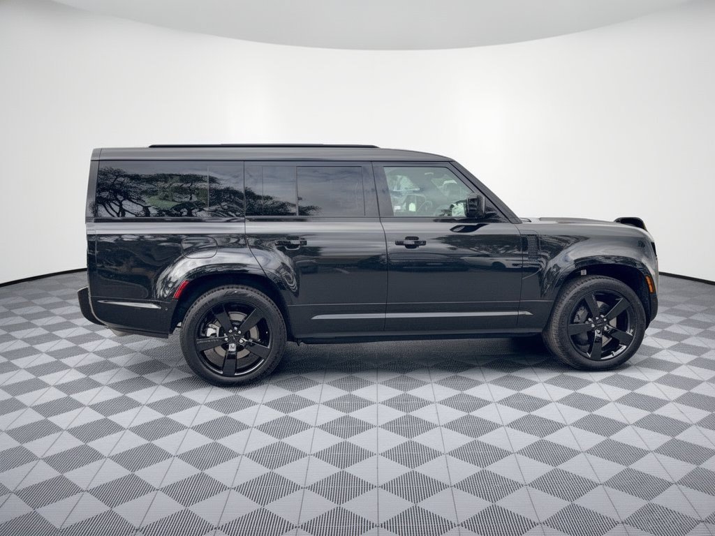 New 2026 Land Rover Defender 130 X-Dynamic SE AWD/4WD image 8