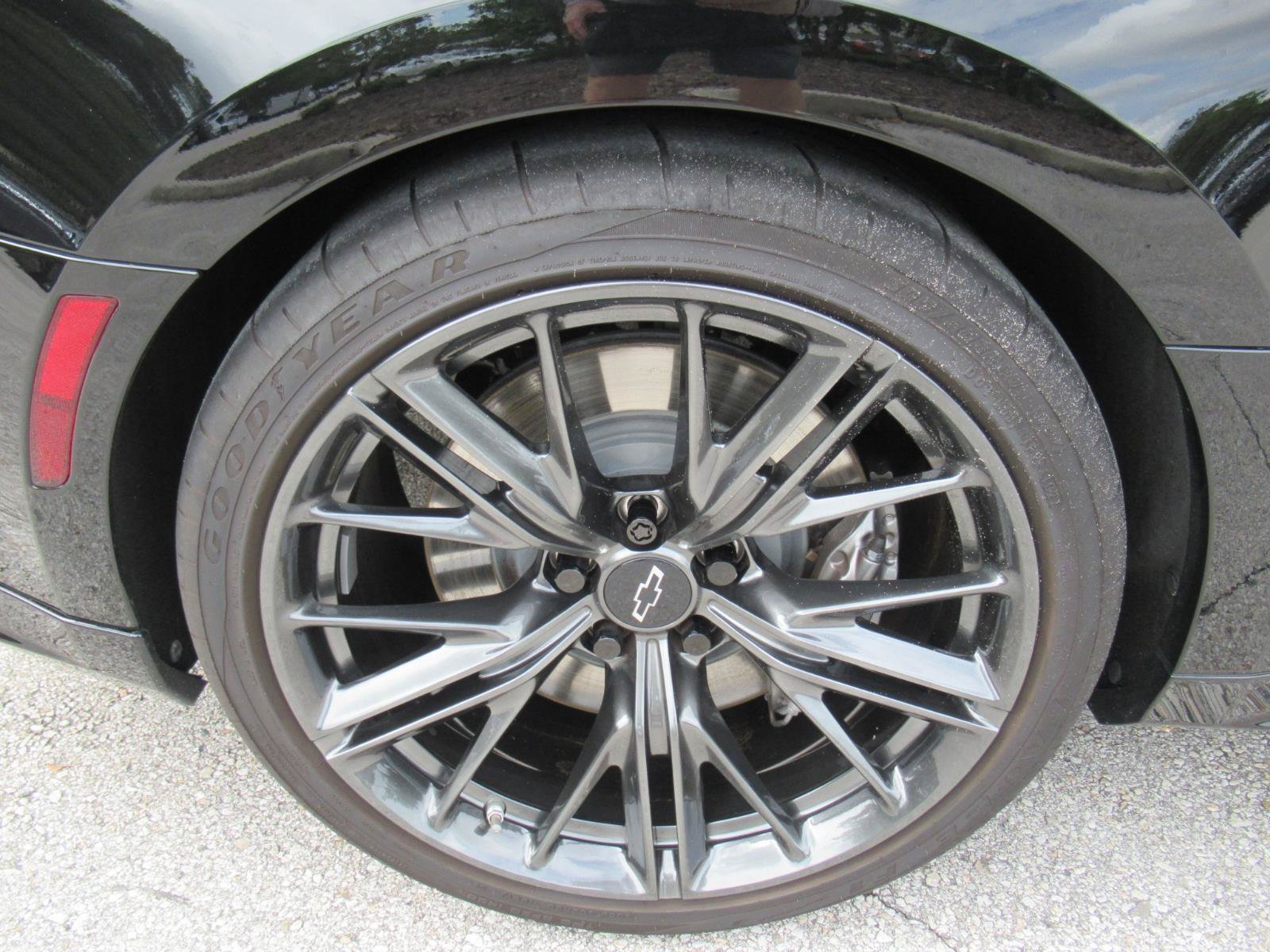Used 2022 Chevrolet Camaro ZL1 w/ LPO, ZL1 Protection Package RWD image 8