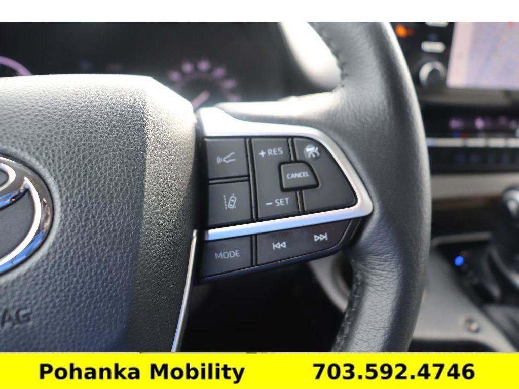 Used 2021 Toyota Sienna XLE w/ XLE Plus Package image 14