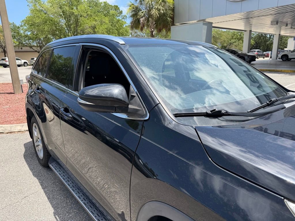 Used 2015 Toyota Highlander Limited Platinum FWD image 15