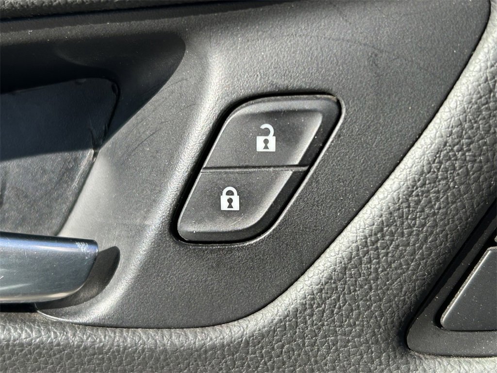 Used 2019 Buick Envision Essence image 25