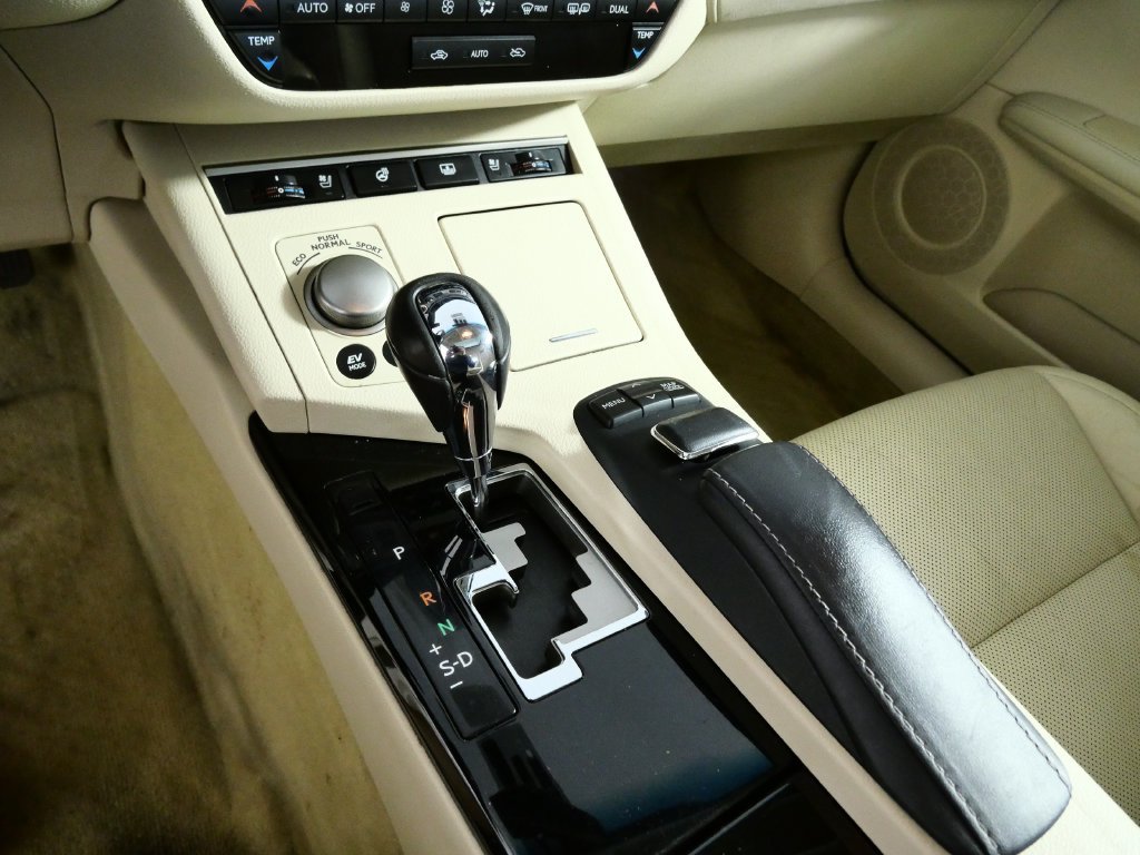 Used 2013 Lexus ES 300h w/ Luxury Pkg FWD image 21