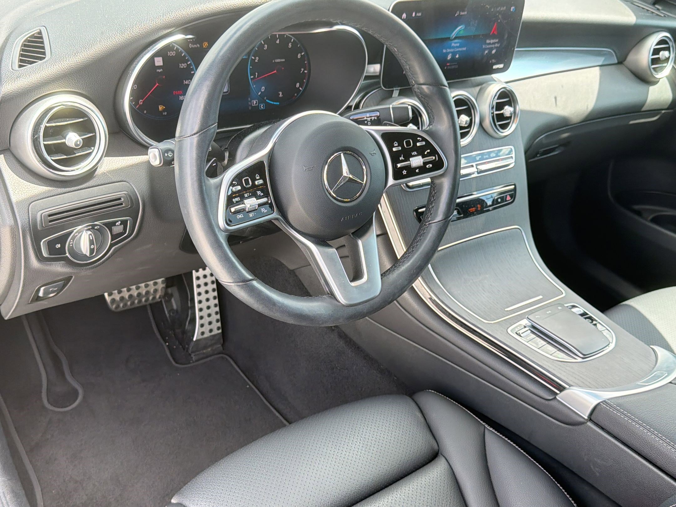 Used 2022 Mercedes-Benz GLC 300 4MATIC image 4