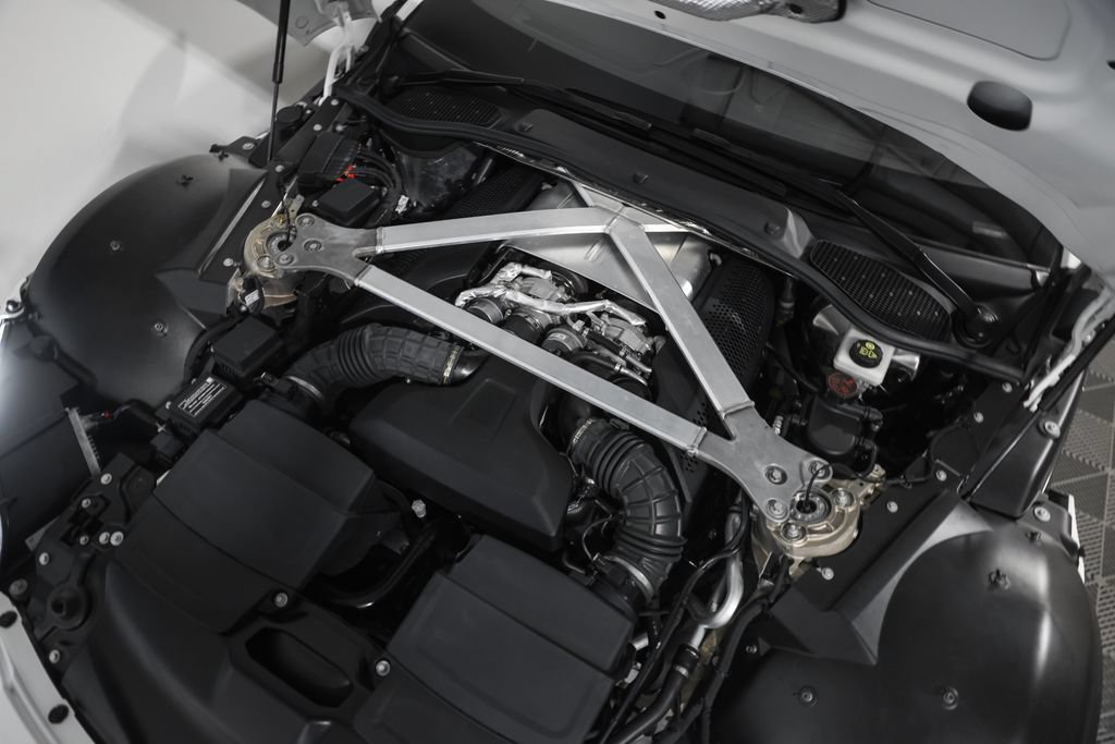 Used 2023 Aston Martin V8 Vantage Coupe RWD image 33