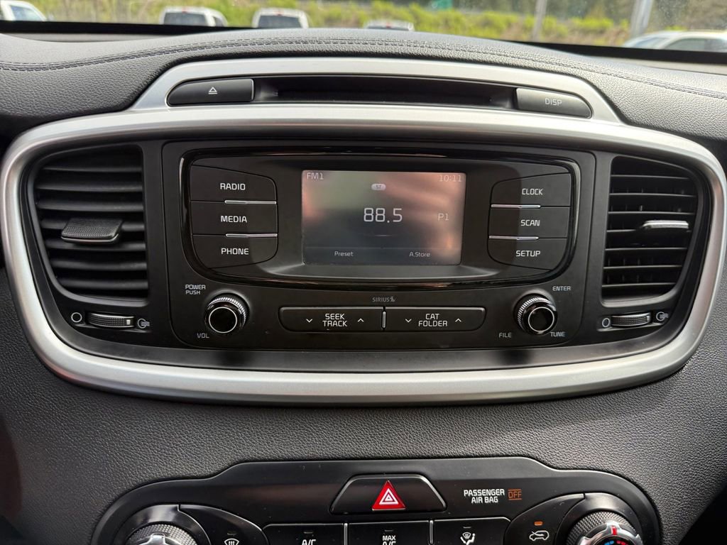 Used 2017 Kia Sorento FWD image 22