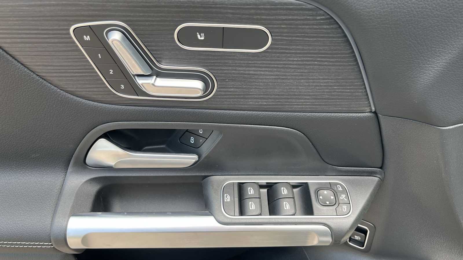 New 2026 Mercedes-Benz GLB 250 4MATIC image 31