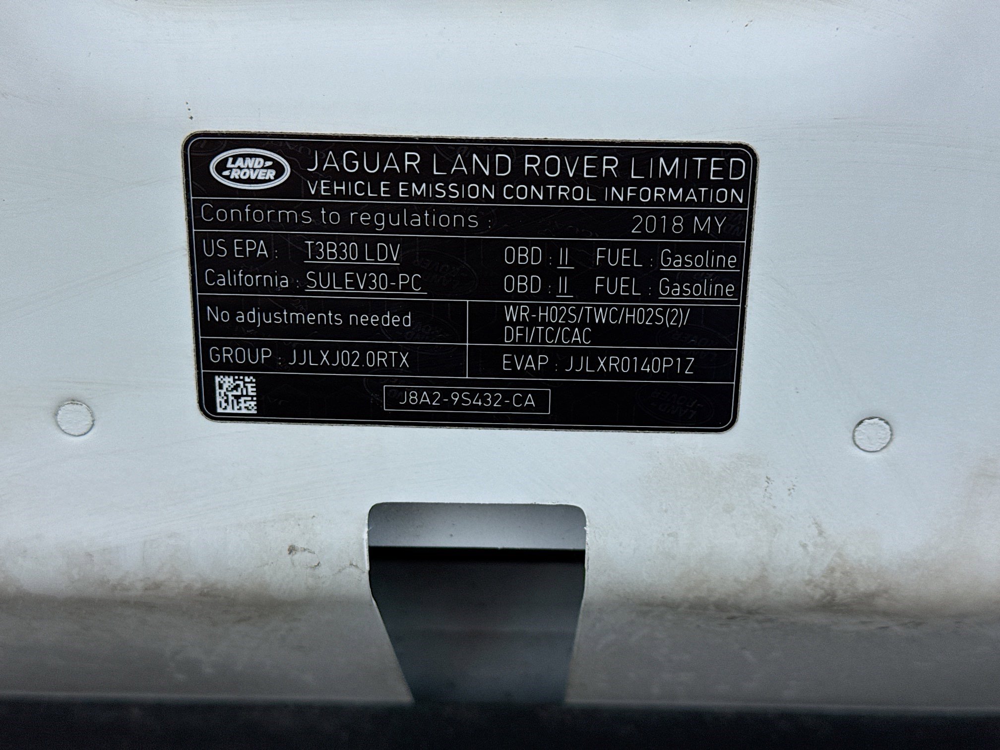 Used 2018 Land Rover Range Rover Velar S image 21