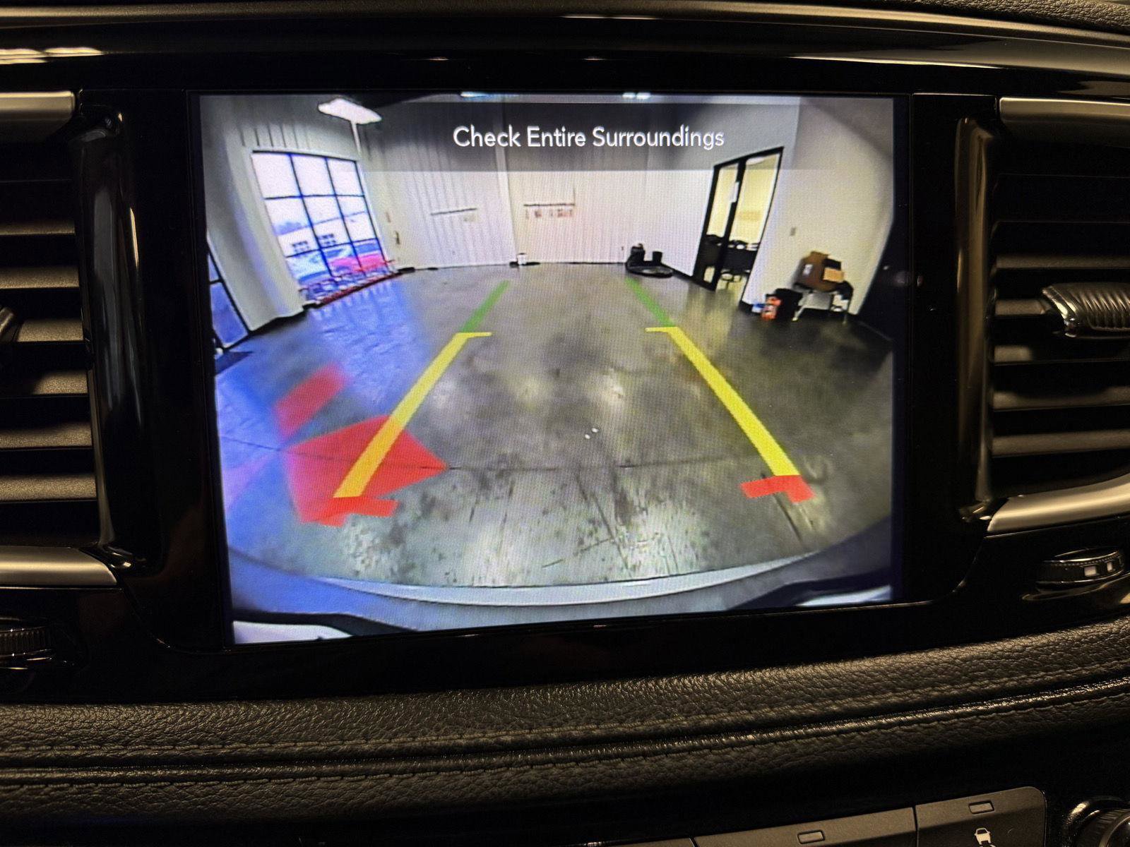 Used 2020 Chrysler Pacifica Limited image 25