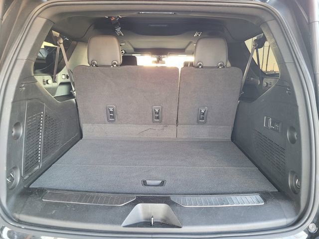 Used 2022 Chevrolet Suburban RST w/ Luxury Package image 19