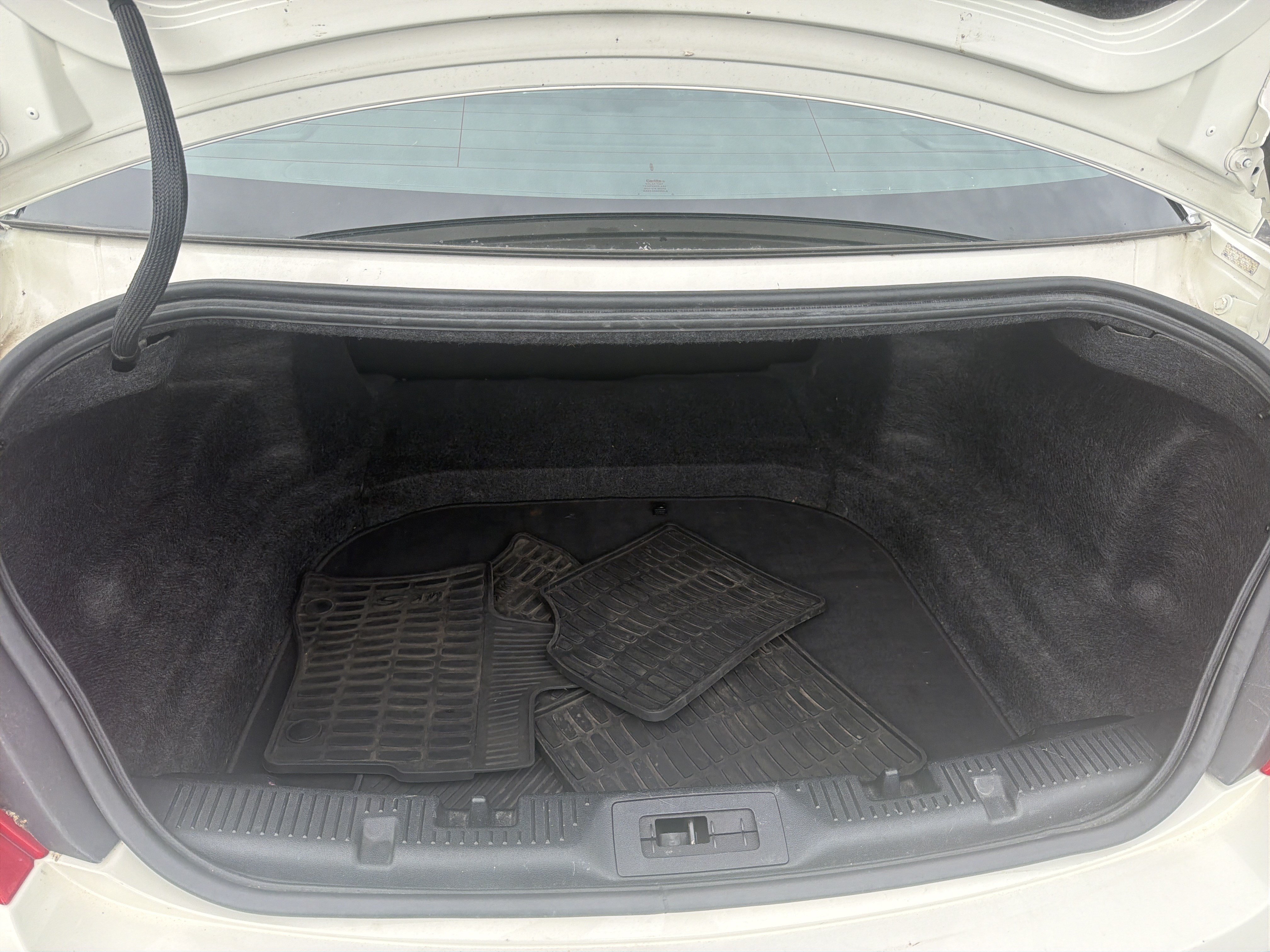 Used 2013 Lincoln MKS AWD image 14