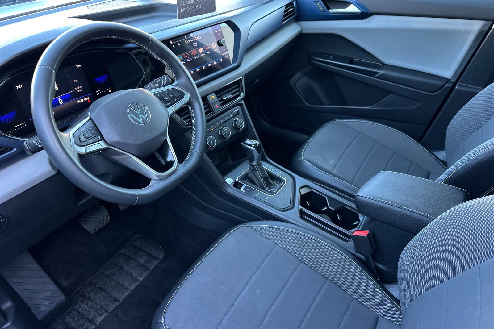 Used 2022 Volkswagen Taos SE w/ Panoramic Sunroof Package image 10